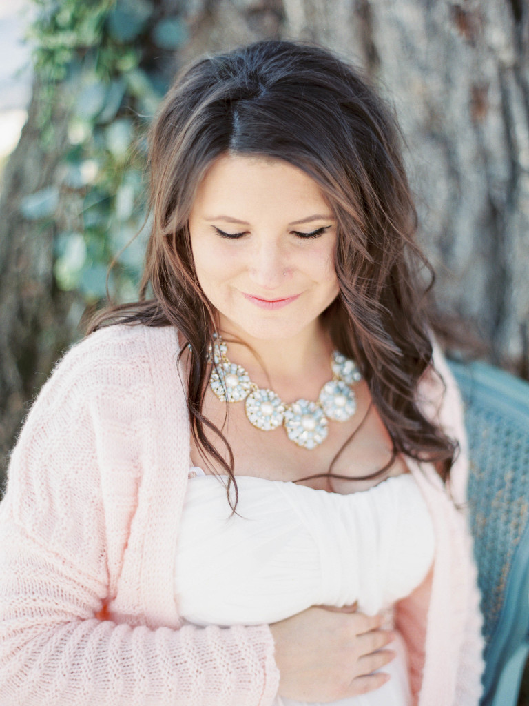 Winter Maternity Session | The Day's Design | Ashley Slater Photography