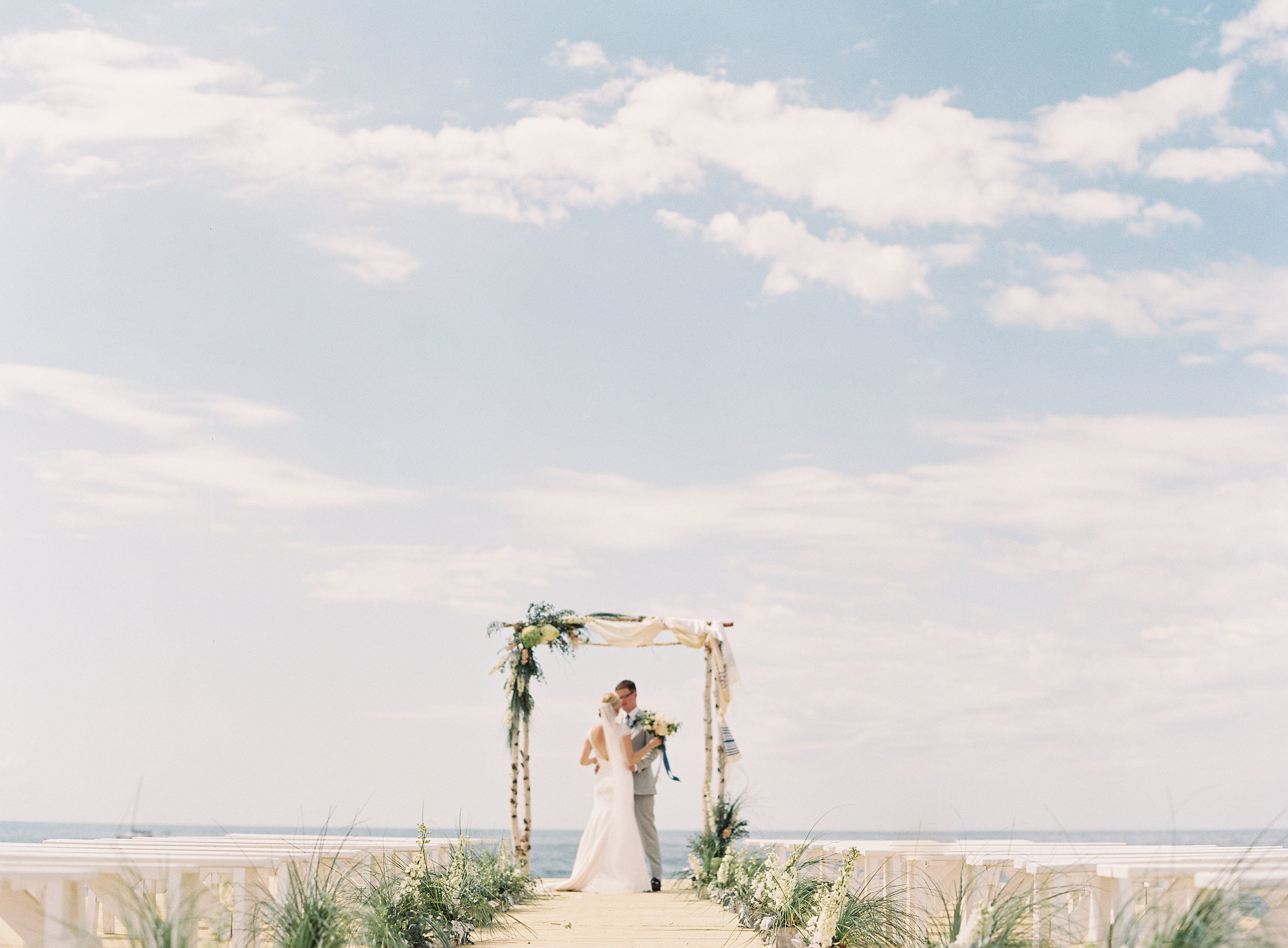 Beach Wedding Ceremony | St. Joseph Michigan | The Day's Design | Clary Pfieffer Photography