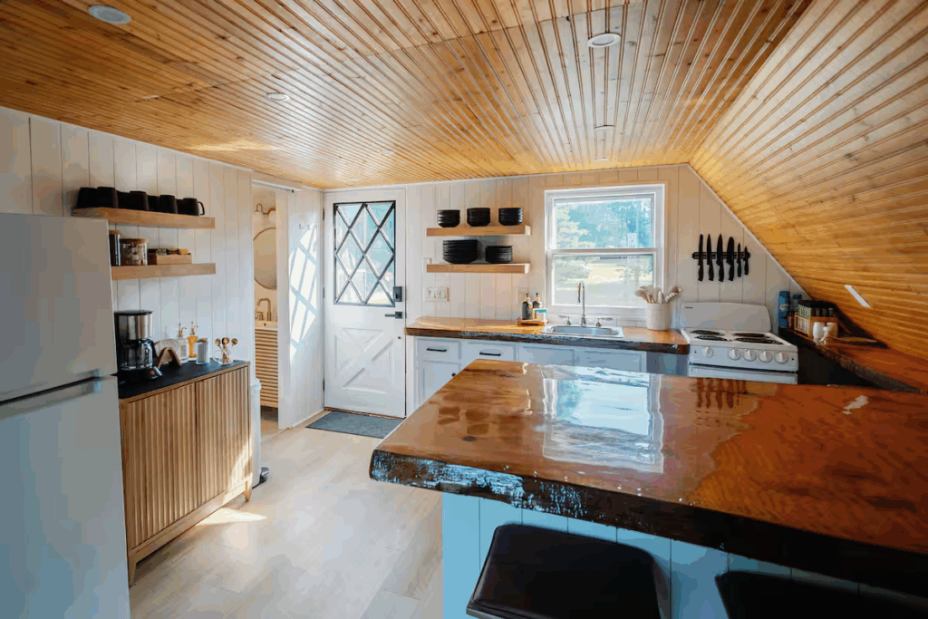 cute cabin in northern michigan